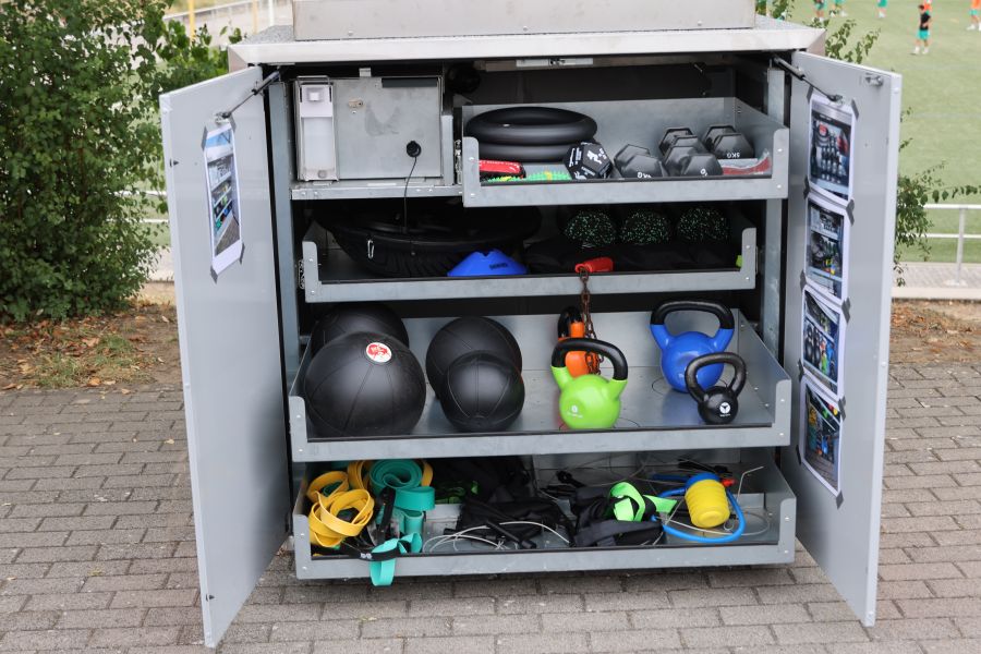 Die Sportbox mit Trainingsgeräten
